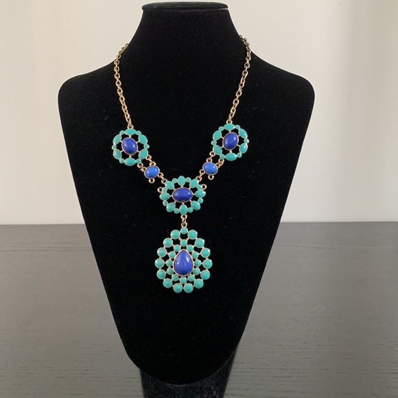 CHARMING CHARLIE teal and blue statement necklace - Picture 6 of 6